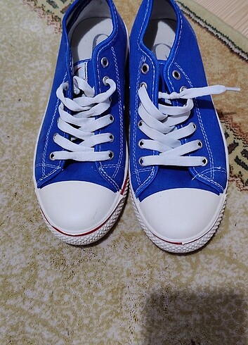 38 numara mavi Converse