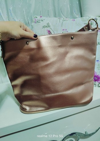 Bej Parlak Deri Kadın Omuz Çantası - Görsel 7