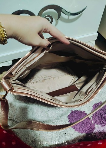 Bej Parlak Deri Kadın Omuz Çantası - Görsel 5