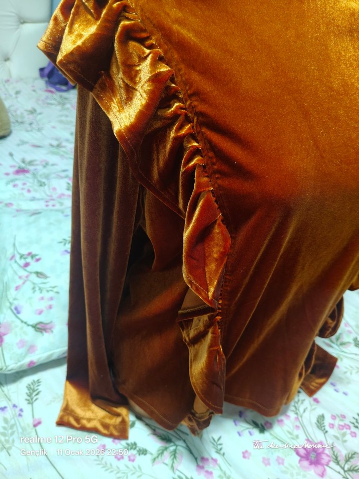 Kahverengi Kadın Fırfırlı Uzun Kollu Bluz - Görsel 4