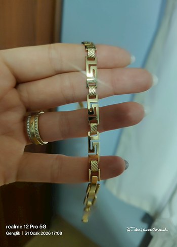 Altın Renkli Kemerli Minimalist Bileklik - Görsel 3