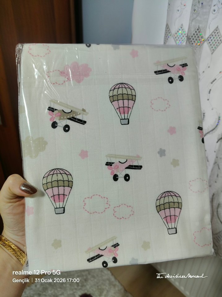 Çocuklar için renkli baskılı plastik battaniye - Görsel 4