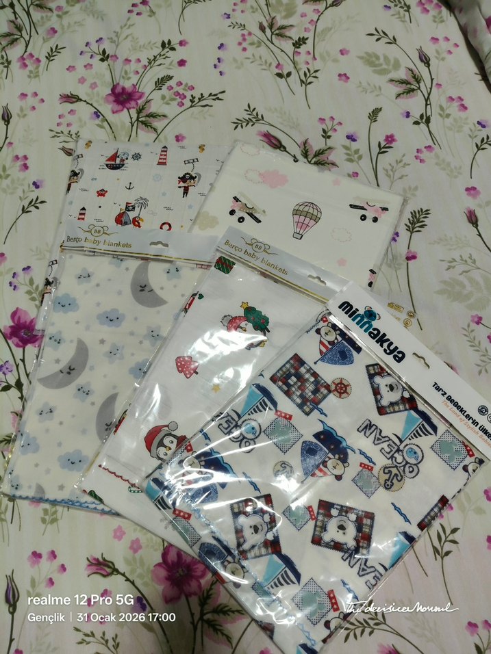 Çocuklar için renkli baskılı plastik battaniye - Görsel 2