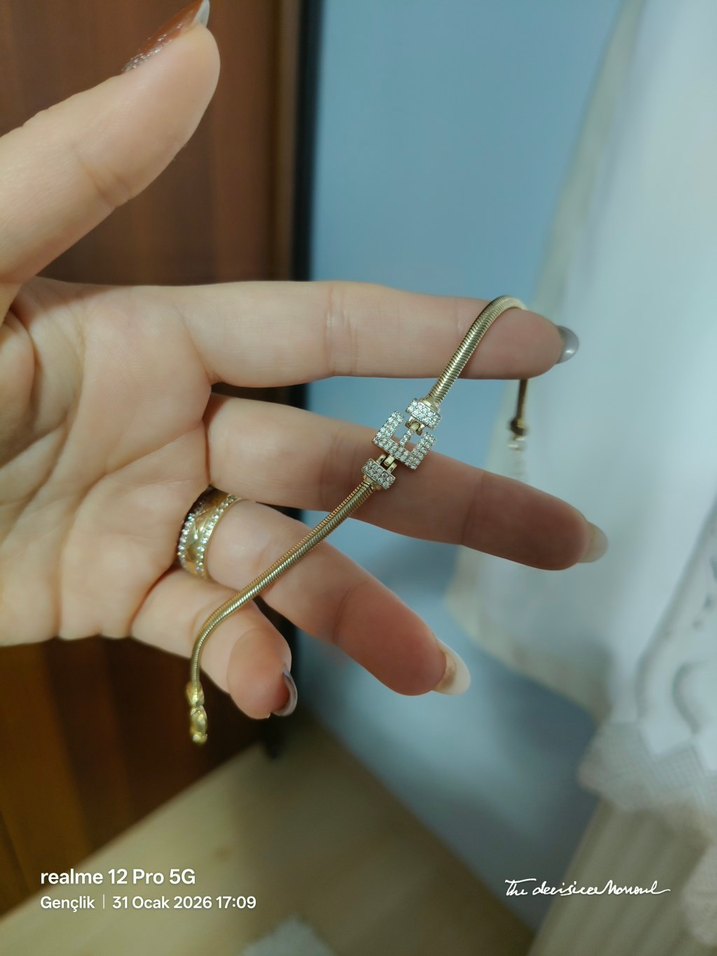 Zincir Detaylı Altın Kadın Bileklik - Görsel 3