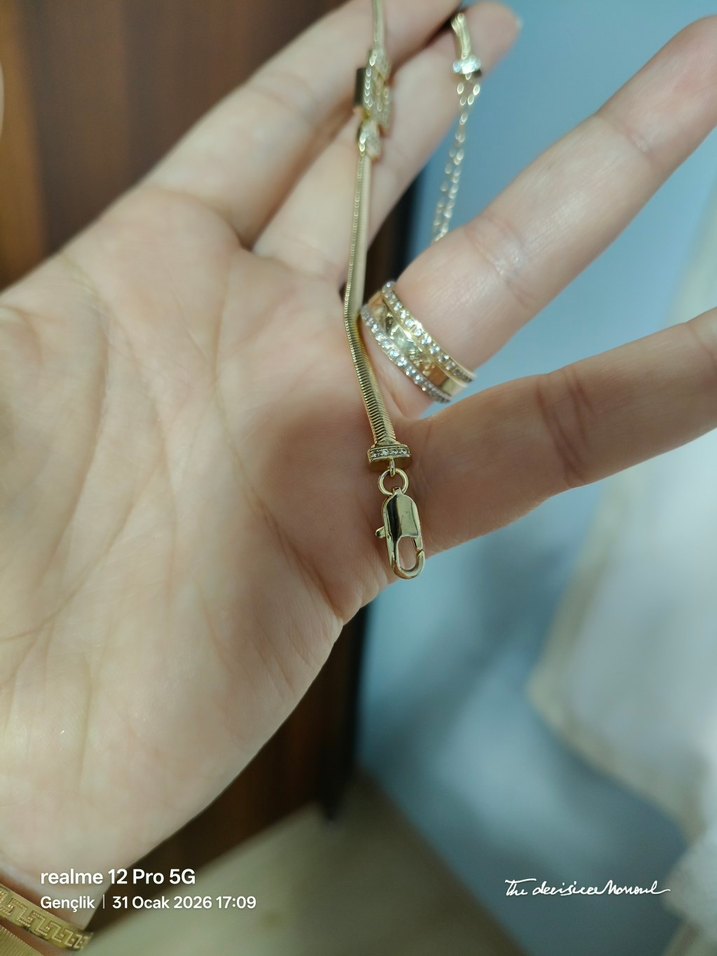 Zincir Detaylı Altın Kadın Bileklik - Görsel 4