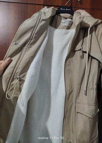 Bej Midi Kadın Yağmurluk Düğmeli Kapüşonlu - Görsel 3