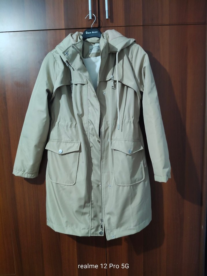 Bej Midi Kadın Yağmurluk Düğmeli Kapüşonlu - Görsel 2