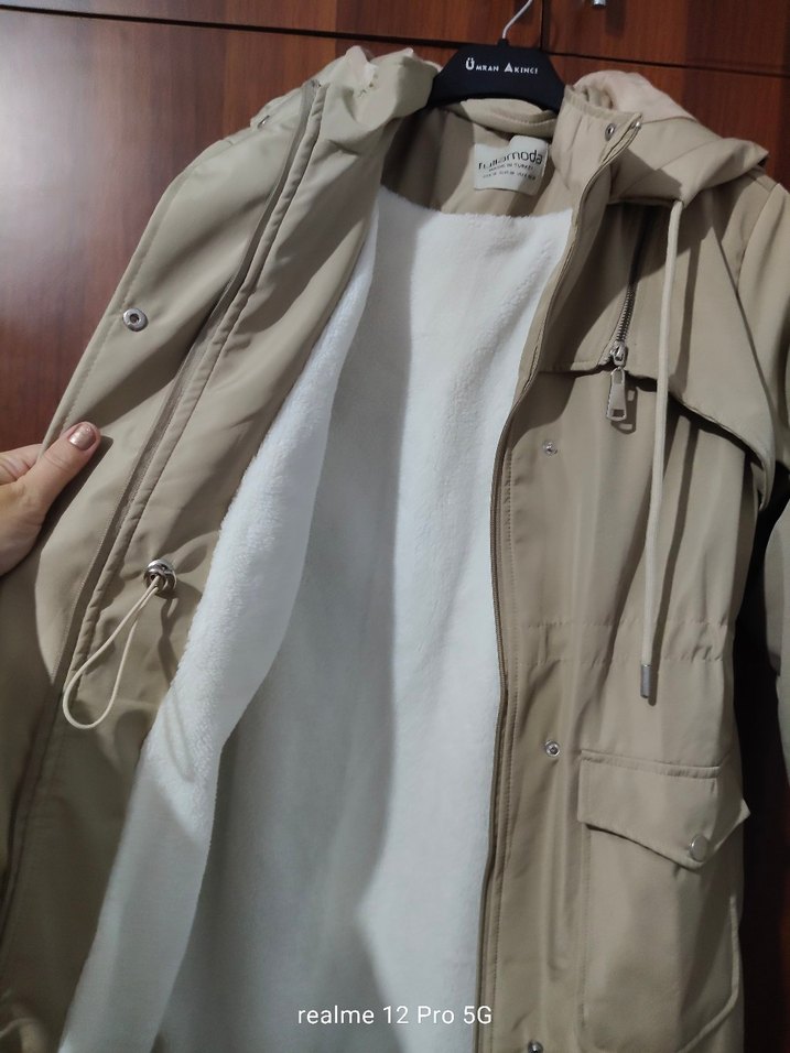 Bej Midi Kadın Yağmurluk Düğmeli Kapüşonlu - Görsel 3