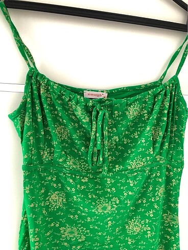 H&M Yeşil desenli önü büzgülü askılı elbise