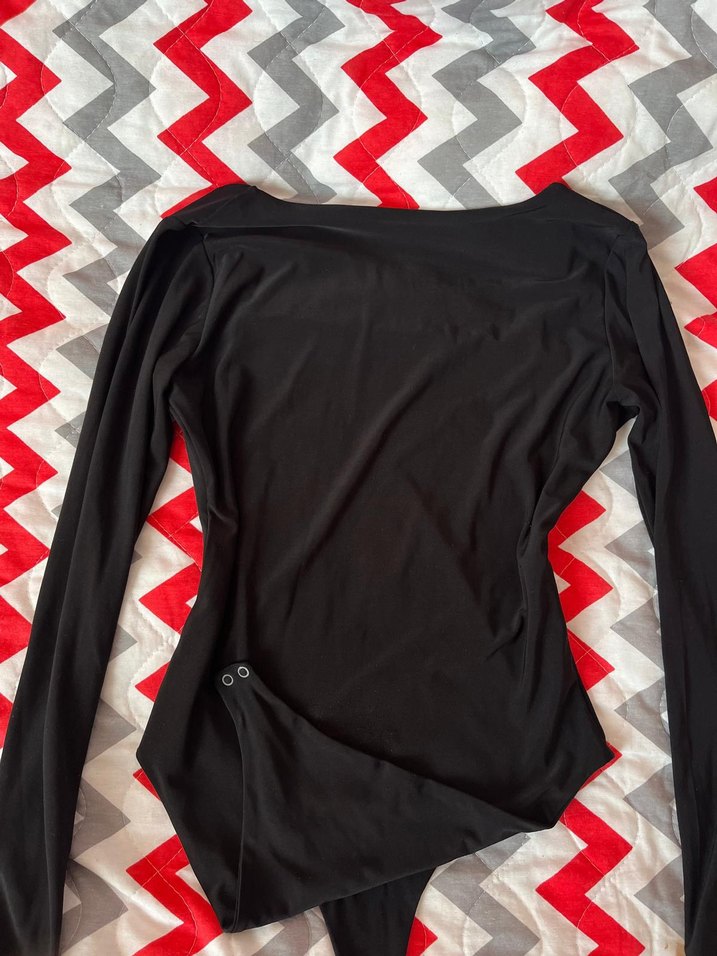 Siyah kare yaka çıt çıtlı body - Görsel 2