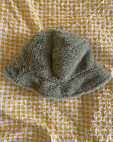 Yeşil peluş bucket şapka.