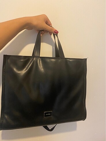 Bershka Siyah renk omuz/kol çantası