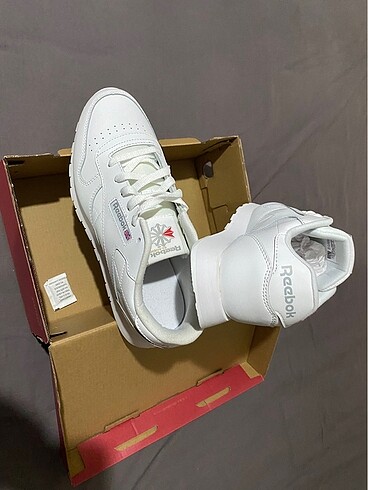 39 Beden beyaz Renk REEBOK CLASSİC LEATHER