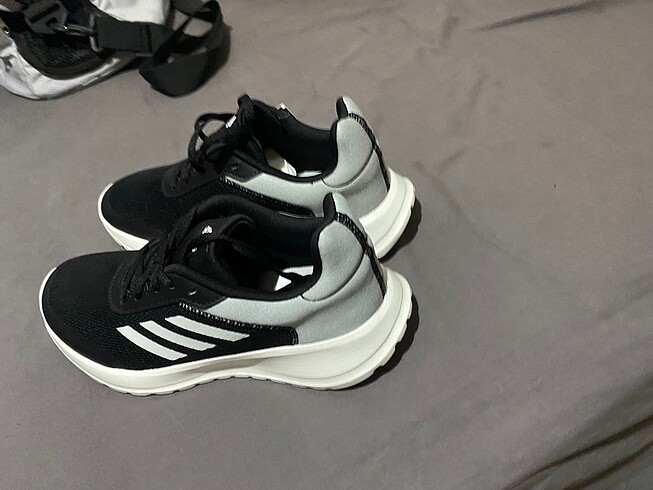 37,5 Beden ADİDAS TENSAUR RUN 3.0