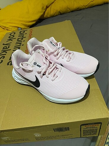 Nike NİKE.