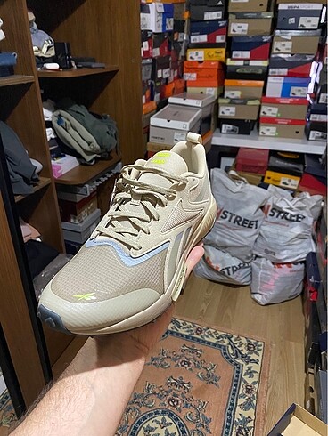 REEBOK