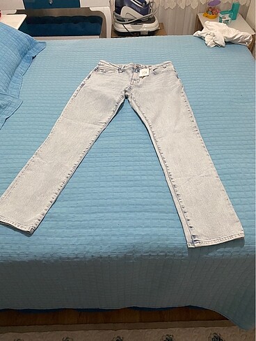 MAVİ ERKEK JEANS (34/32 beden)