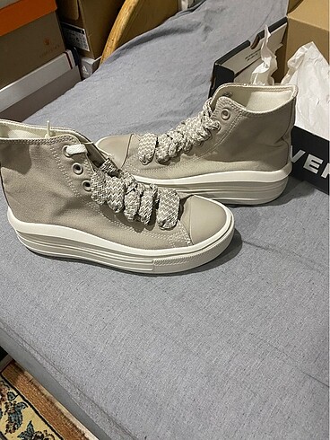 CONVERSE BAYAN SNEAKER