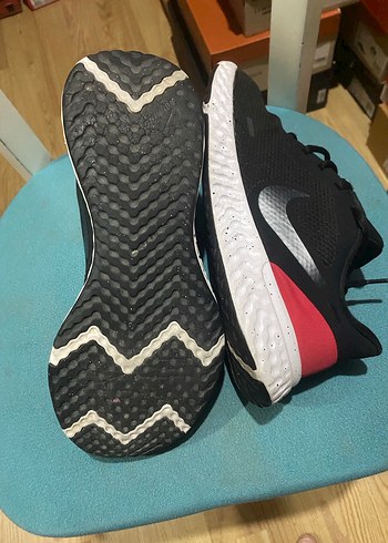42 Beden Nike Kırmızı Siyah Erkek Koşu Ayakkabısı