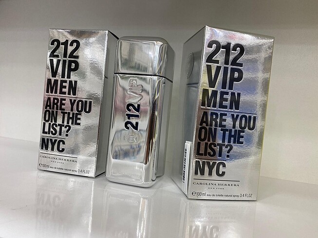 Carolina Herrera 212 VIP Men