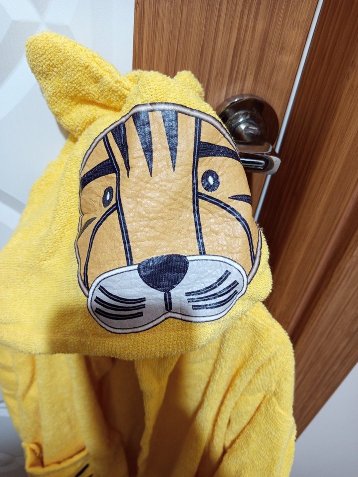 Sarı Leopar Desenli  Çocuk Bornoz - Görsel 2