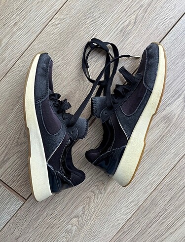 Stradivarius Spor Ayakkabı 37