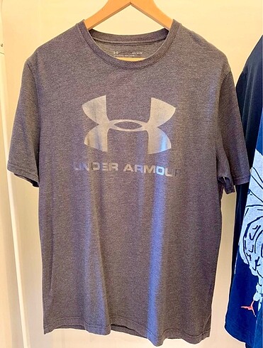UNDER ARMOUR T-Shirt M