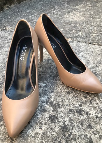 Bej Deri Stiletto Kadın Topuklu Ayakkabı