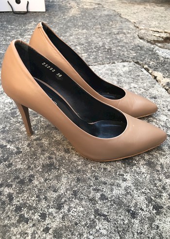 Hotiç Bej Deri Stiletto Kadın Topuklu Ayakkabı