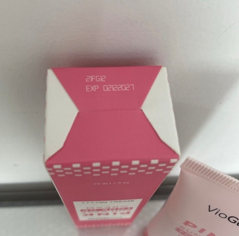 VioGlam Pembe Tonlu Güneş Koruyucu Krem SPF50 - Görsel 3