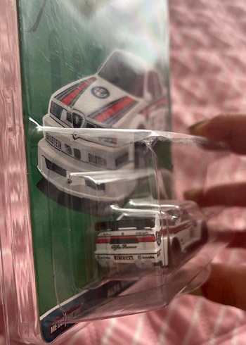 Beden Hot Wheels Alfa Romeo 155 V6 Ti Beyaz Oyuncak Araba