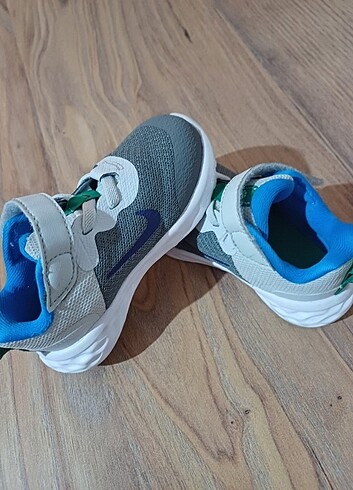 22 Beden gri Renk Nike 22 numara spor ayakkabı