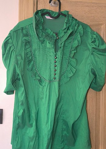 Zara Yesil Firfirli Kisa Kollu Gomlek