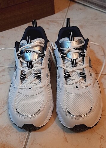 Orijinal New Balance 408 ayakkabi 