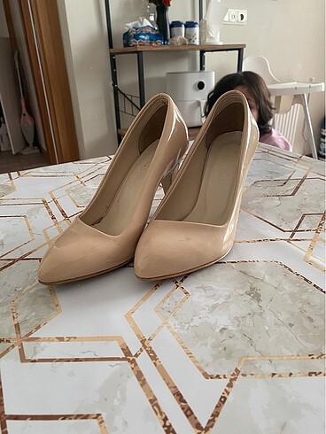 Kadın stiletto ayakkabı