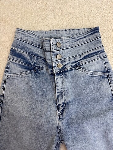 bel detaylı jean