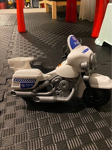 Oyuncak polis motoru