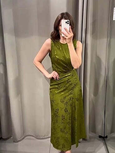 Zara Zara jakarlı büzgülü elbise