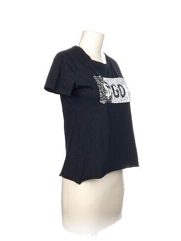 Pull and Bear Pull and Bear T-shirt %70 İndirimli.
