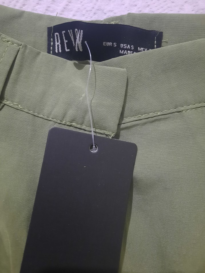 Kadın Yeşil Kemerli Bermuda Şort - Görsel 3