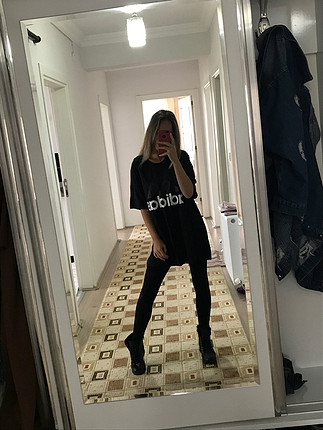 xl Beden siyah Renk Adidas orijinal tşhort
