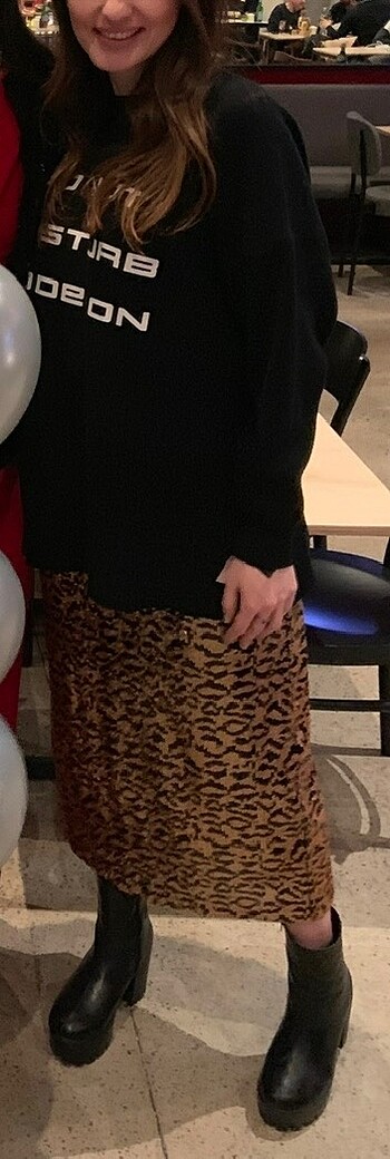 Zara payetli yüksek bel etek.