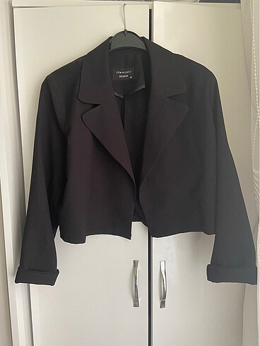 Lc Waikiki crop blazer
