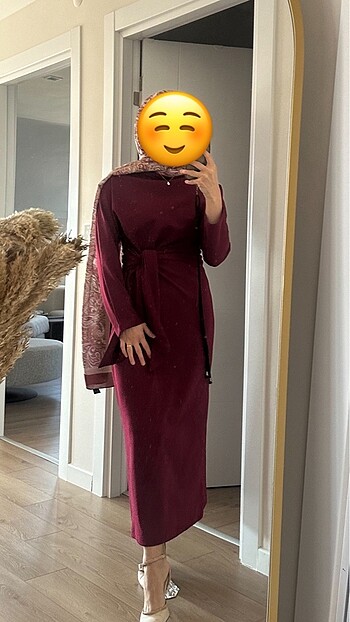 Bordo bağlamalı elbise