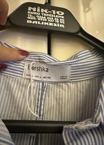 38 Beden Berska marka Gri Çizgili Kolsuz Denim Gömlek