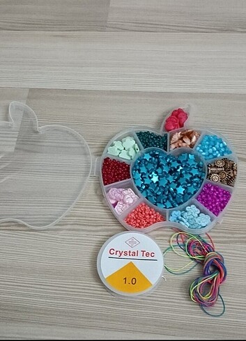 Beden çeşitli Renk Sıfır elmalı kutulu boncuklar 1 makara lastikli misina 5 M paraş