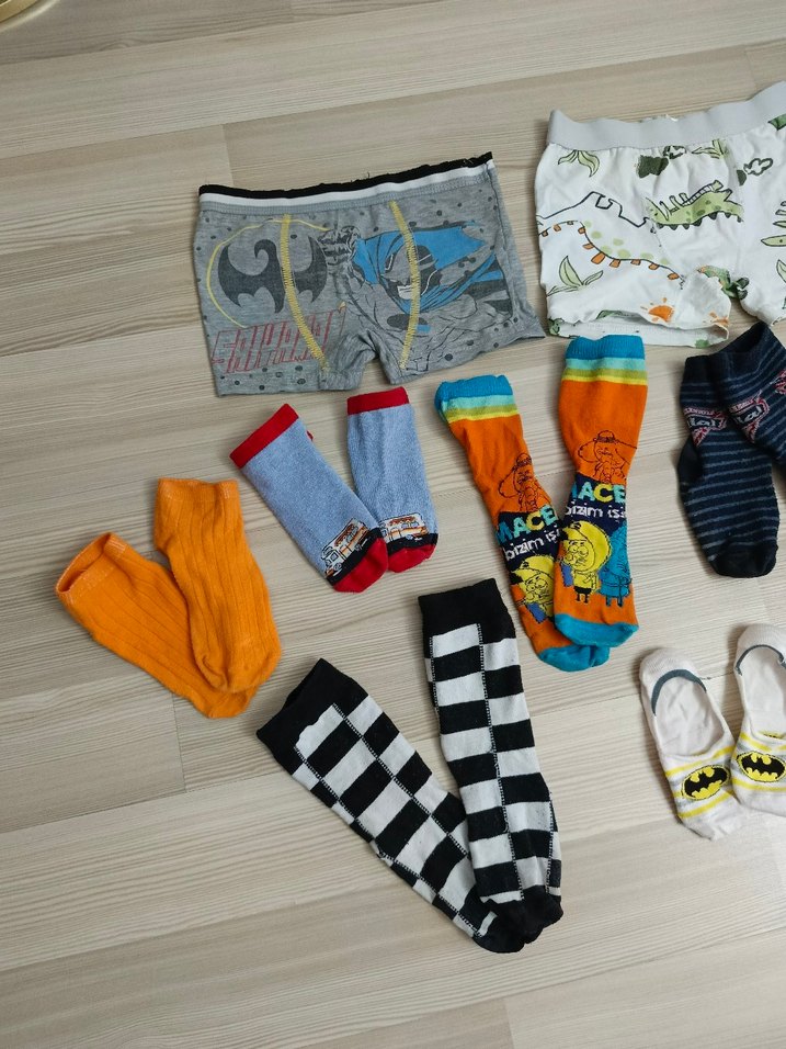 6 7 yaş Çocuklar için renkli ve desenli çorap seti - Görsel 5