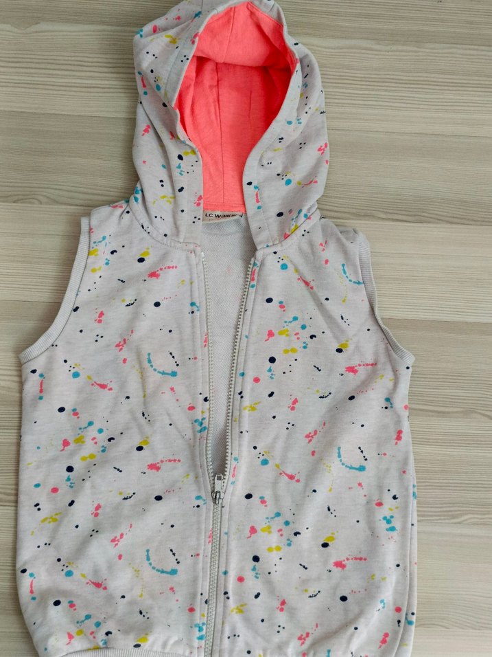Lcw Wakiki 7 8 yaş Kız Çocuk Kapüşonlu Fermuarlı Gri Yelek - Görsel 2