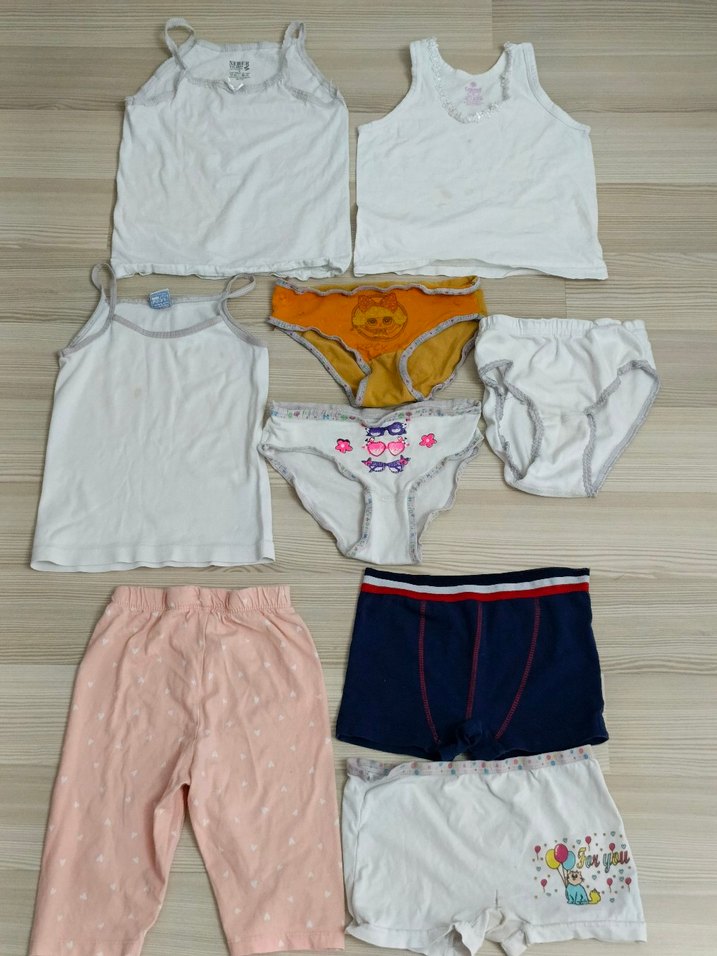 Çocuk İç Giyim Seti Beyaz ve Renkli 9 parça 1 2 yas - Görsel 4