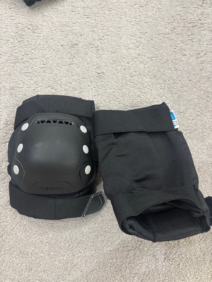 Siyah Biker Diz Koruyucu Velcro Kayışlı - Görsel 4